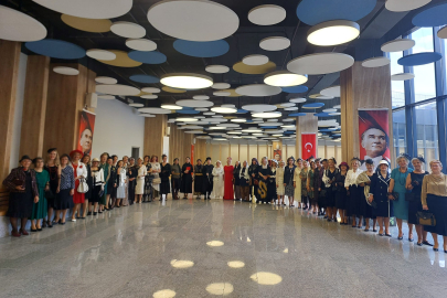 Bursa'da Cumhuriyet'in 102. yılına özel 'Cumhuriyet Defilesi'