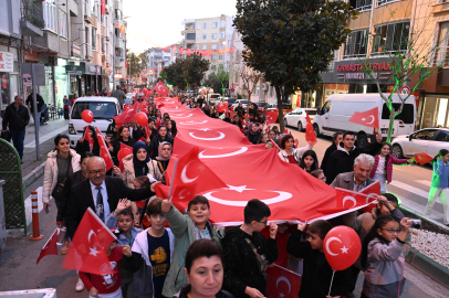 Karacabey'de Cumhuriyet coşkusu sokaklara sığmadı