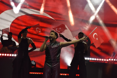 Karacabey’de 29 Ekim coşkusu Sefo konseriyle taçlandı