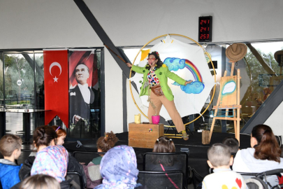 “Toprak Ana” tiyatrosu Osmangazi’de miniklerle buluştu