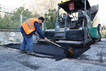 Osmangazi’de bozuk yollar tarihe karışıyor: Asfalt çalışmaları sürüyor