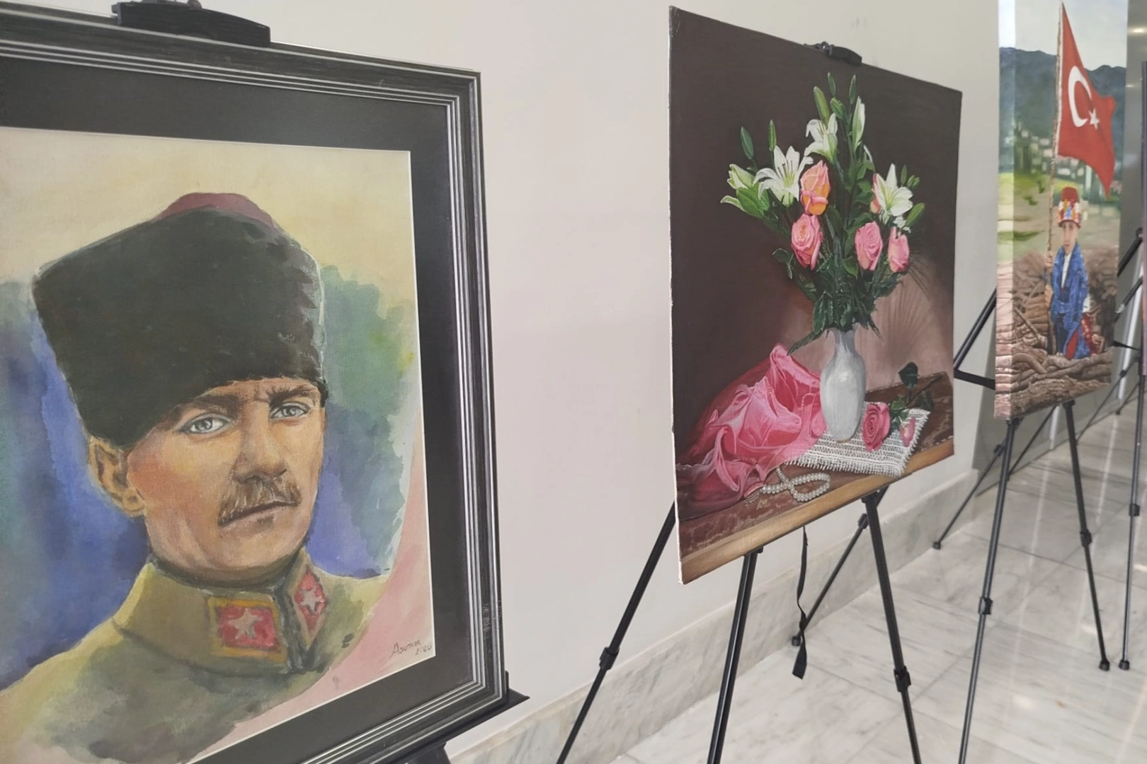 Atatürk ve Cumhuriyet’in Işığında Resim Sergisi sanatseverlerle buluştu