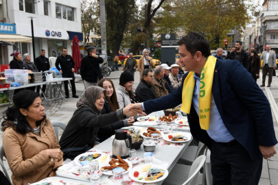 Osmangazi’de Mahalle Buluşmaları sürüyor: Başkan Aydın İstiklal’de