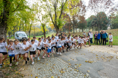 Bursa’da Atatürk anısına kros yarışı: Sporcular kıyasıya mücadele etti