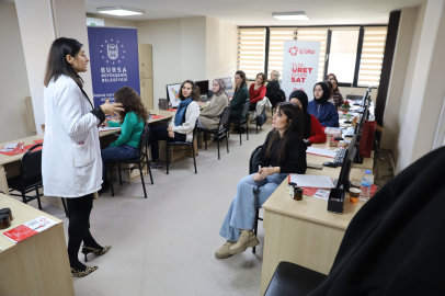 Kadın girişimcilere Büyükşehir’den destek: “Elde Üret Evden Sat”