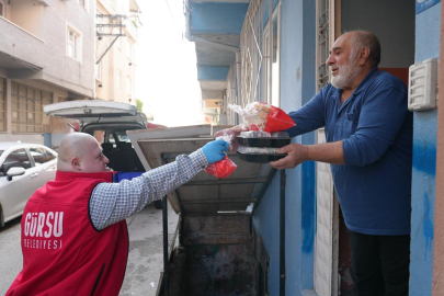 Engelliler Günü'nde Gürsu'nun gülen yüzü Mesut'tan sıcak sürpriz
