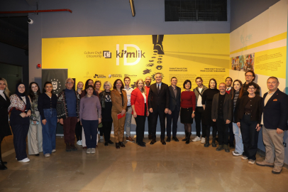 Göçmenlerin yolculuğu 'Kimlik' Sergisi'nde