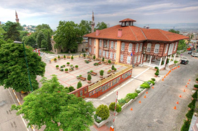 Bursa'da tarihi meydana Zehra Budunç’un ismi verildi