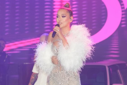 Demet Akalın’ın yeni çantasının fiyatı dudak uçuklattı