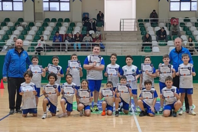 Bursa Kış Spor Okulları’nda minik sporcular sertifikalarını aldı