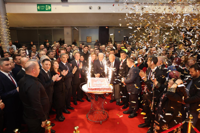 Başkan Bozbey, Büyükşehir Belediyesi personeliyle 2026’yı kutladı