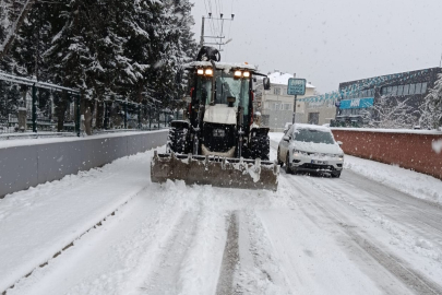 Nilüfer Belediyesi’nden kar mesaisi: Ekipler 7/24 sahada