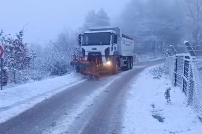 Bursa Büyükşehir’den kar mesaisi: 33 mahalle yolu açıldı