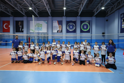 Minik sporcular Kış Spor Okulları’nda dönemi tamamladı