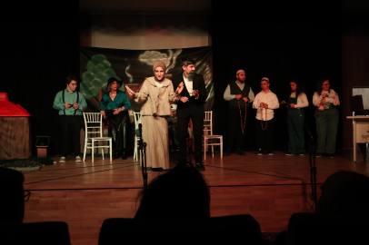 Osmangazi’de engelli bireylerden büyük tiyatro başarısı