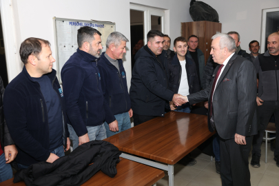 Başkan Özdemir’den kar mesaisindeki personele teşekkür ziyareti