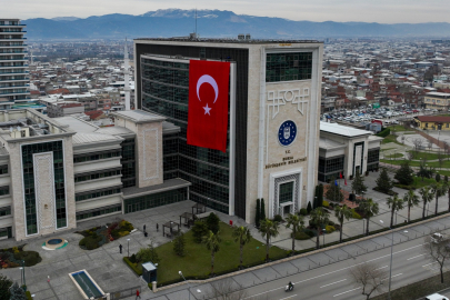 Bursa Büyükşehir’den bayrağa sahip çıkma duruşu