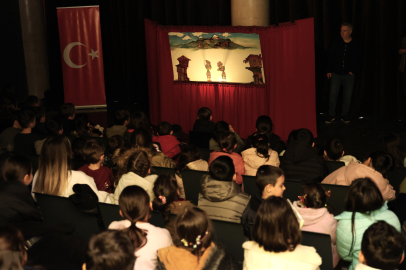 Osmangazi’de çocuklar Karagöz’le kahkaha dolu bir gün geçirdi