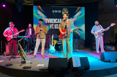 Bursa’da Caz rüzgarı: Evrencan Gündüz ve Uzaylılar sahneyi coşturdu