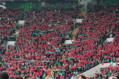 Bursaspor maçında tribünler bayraklarla donatıldı