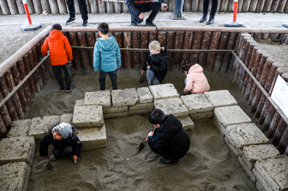 Minik arkeologlar Aktopraklık Höyük’te tarihle buluştu