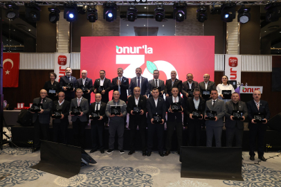 Onur Market 30. yılını çalışanlarıyla kutladı