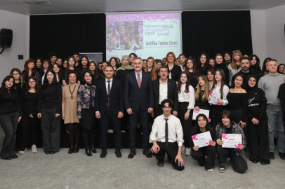 Bursa’da gençlerin çizgileri şiddete karşı birleşti