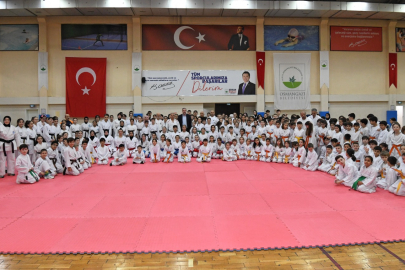 Osmangazi Belediyespor’da 300 karateci yeni kuşaklarına kavuştu