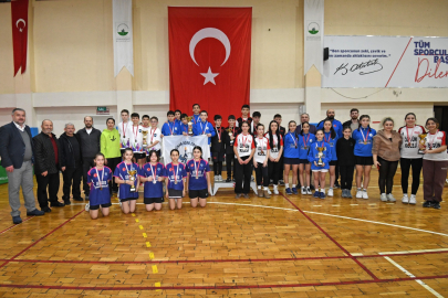 Osmangazi’nin badminton yıldızları zaferle döndü