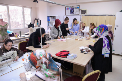 Bursa Kent Akademisi kursiyerlerinden LÖSEV’e destek eli