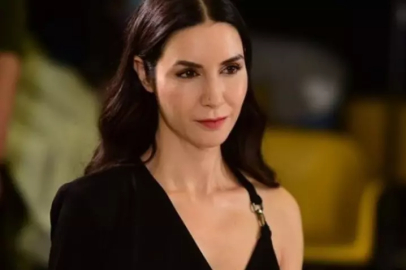 Ahu Yağtu genç sevgilisiyle aşka geldi! Asansörde romantik poz