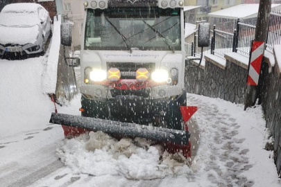Osmangazi Belediyesi’nden kar mesaisi: Yüksek kesimlerde yollar açıldı