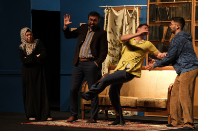 “Karanlıkta Açan Çiçekler” oyunu ile 28 Şubat dönemi sahneye taşındı