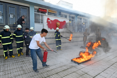 Osmangazi’de afet ve yangın tatbikatı gerçeğini aratmadı