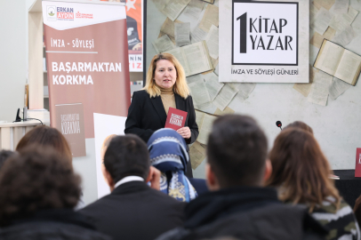 Sevilen yazarlar Osmangazi'de okurlarıyla buluşuyor