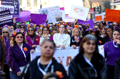 Bursalı kadınlar 8 Mart’ta eşitlik için yürüdü