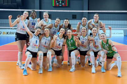 Nilüfer Belediyespor Eker Kadın Voleybol Takımı deplasmanda farklı kazandı