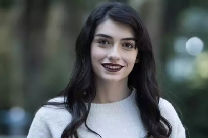 Ünlü oyuncu Hazar Ergüçlü sevgilisinden ayrıldı! Son hamlesi dikkat çekti