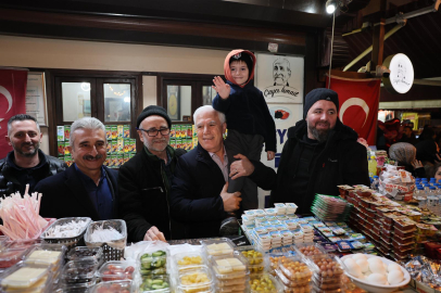 Başkan Bozbey sahurda Abdal Meydanı’nda Bursalılarla buluştu