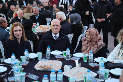 Başkan Bozbey Özlüce'de komşularıyla iftar sofrasında buluştu