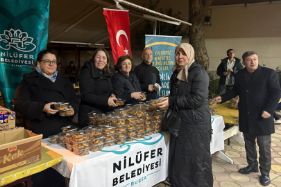 Nilüfer’de Kadir Gecesi’ne özel kandil simidi ikramı