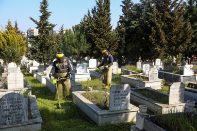 Bayram öncesi Bursa’da mezarlıklar ve camiler temizleniyor