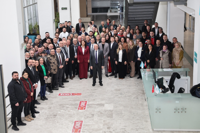 Başkan Özdemir belediye çalışanlarıyla bayramlaştı