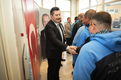 Başkan Özel belediye çalışanlarıyla bayramlaştı