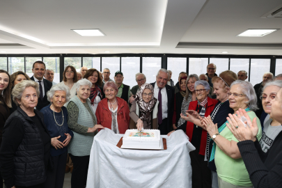 Başkan Özdemir'den huzurevi sakinlerine anlamlı ziyaret
