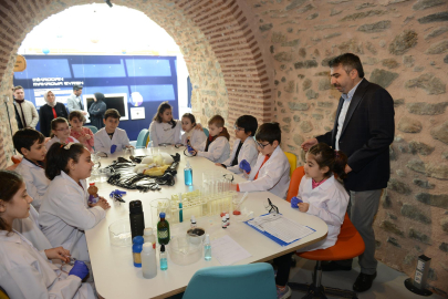 Yıldırım’da 6 asırlık medrese küçük kaşiflerin merkezi oldu