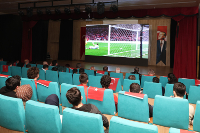 Osmangazi’de A Milli Takım coşkusu: Dev ekranlar dolup taştı