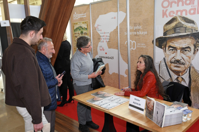 Nilüfer Açıkalın Bursa Kitap Fuarı’nda okurlarla buluştu