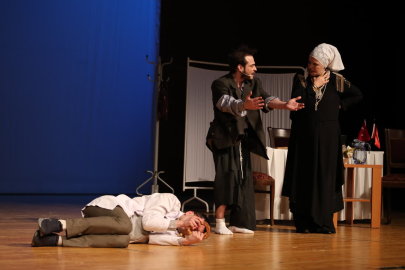 Rumeli komedisi Osmangazi’de sahnelendi