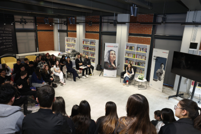 Nilüfer'de Sennur Sezer etkinliklerinde şiir dolu gün